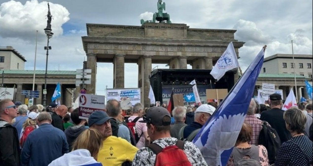 berlinde binlerce kisi gazzedeki savasa karsi baris cagrisinda bulundu lDIhF7MD