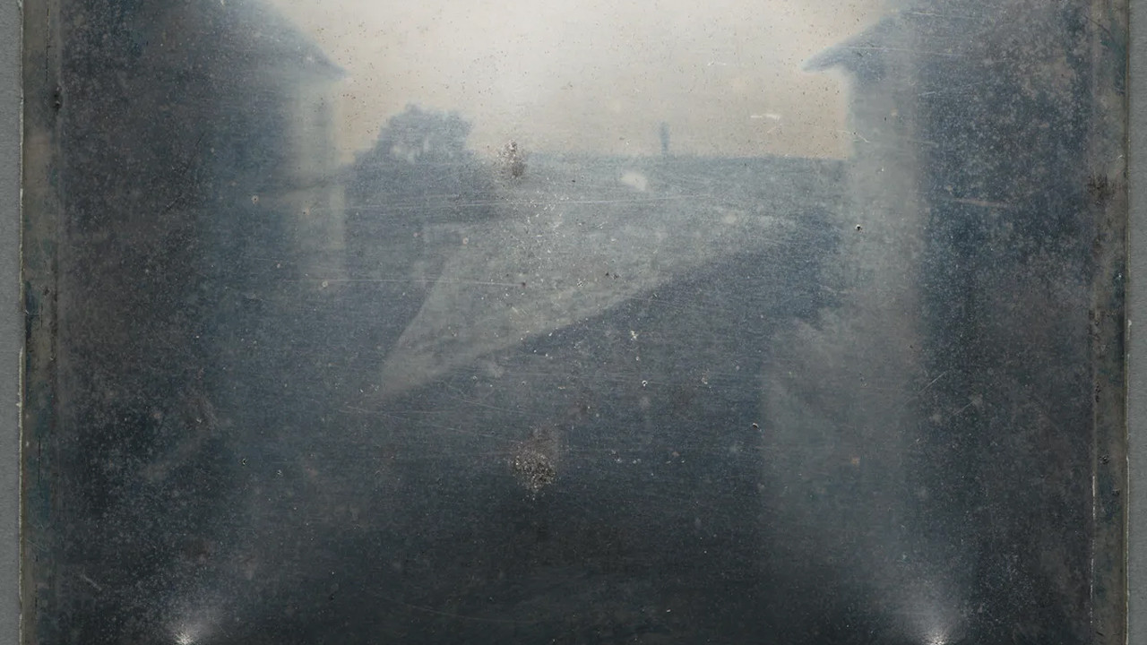 bir pencere manzarasiyla baslayan devrim dunyanin ilk fotografinin hikayesi 9AI3Ds6U