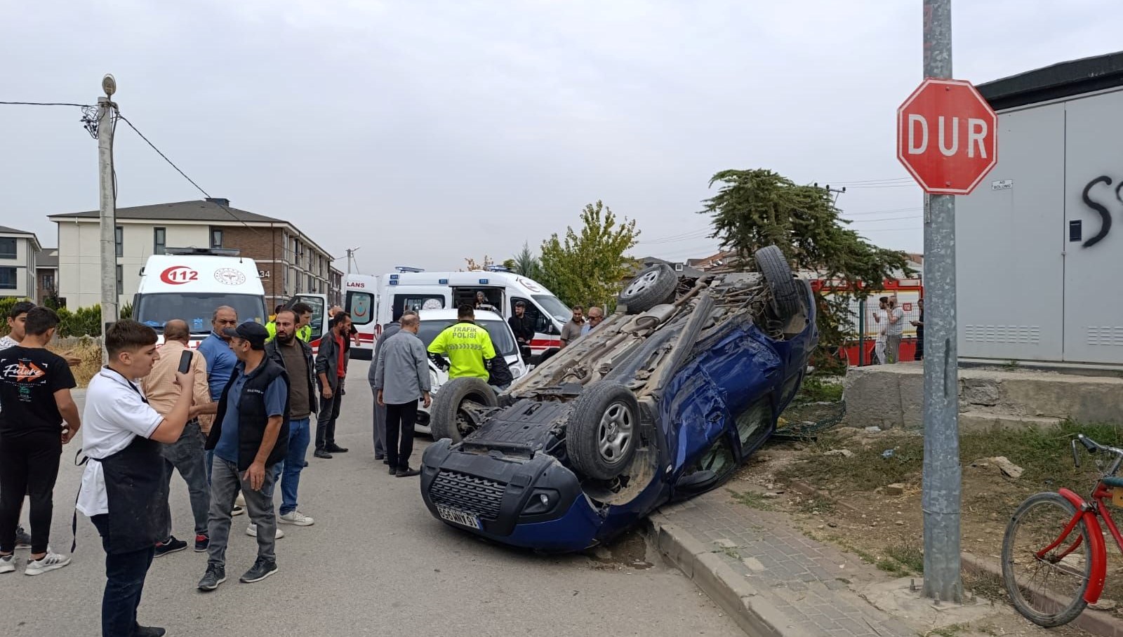 bursada hafif ticari aracla carpisan cip takla atti 3 yarali 4amFU26S