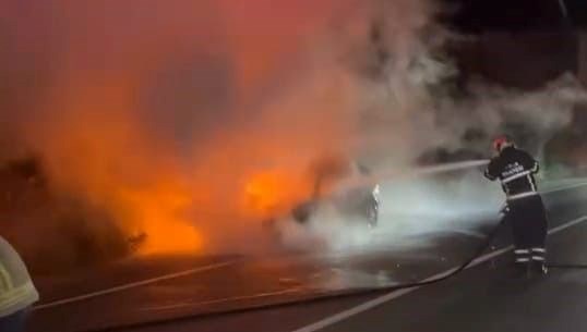 bursada seyir halindeki otomobil alev aldi llxUjQya