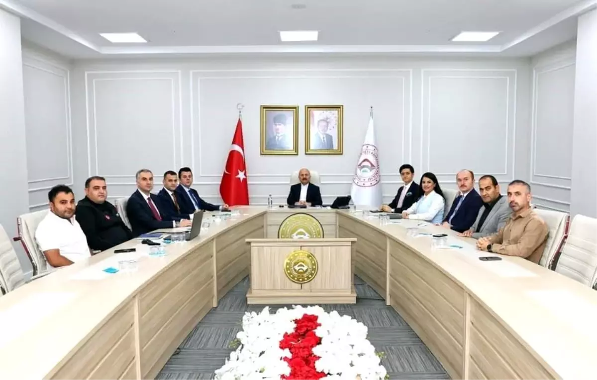 adiyamanda deprem konutlari toplantisi Y2aH6Ikc.jpg