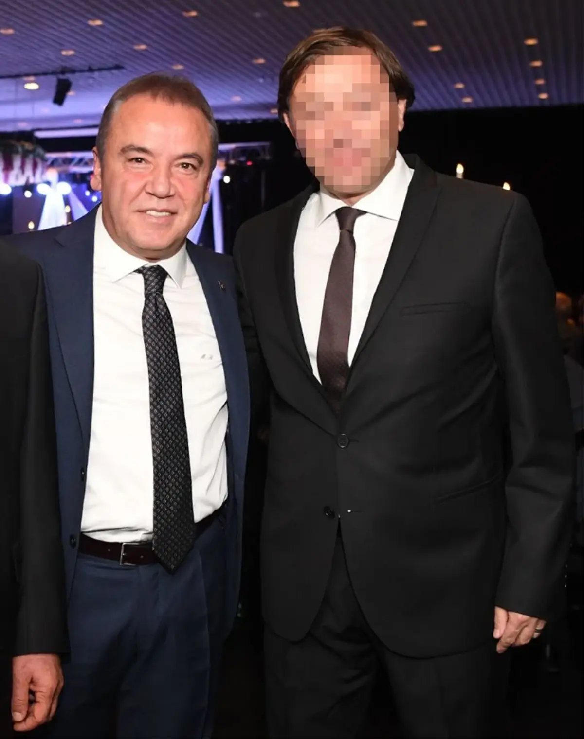 antalyada rusvet operasyonu 6 gozalti GKXH8Gjw.jpg