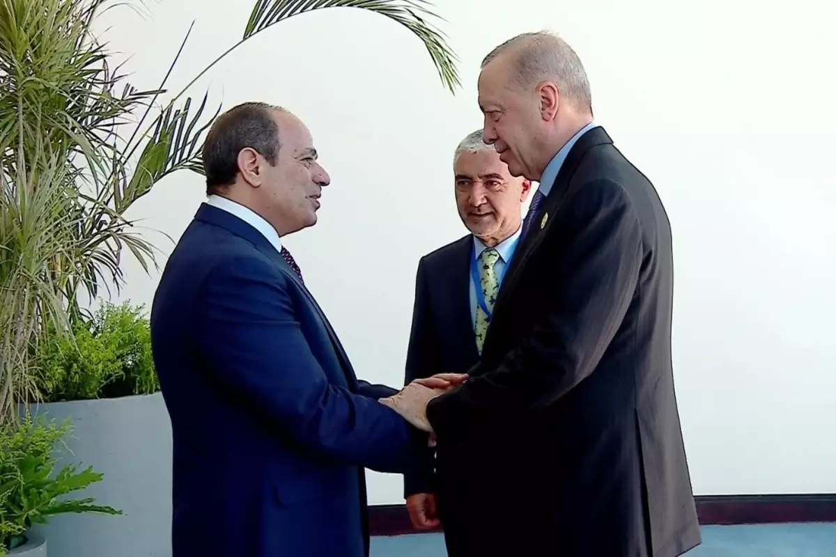 cumhurbaskani erdogan gazze zirvesi icin misirda sisi bizzat karsiladi NKkPB5lF.jpg