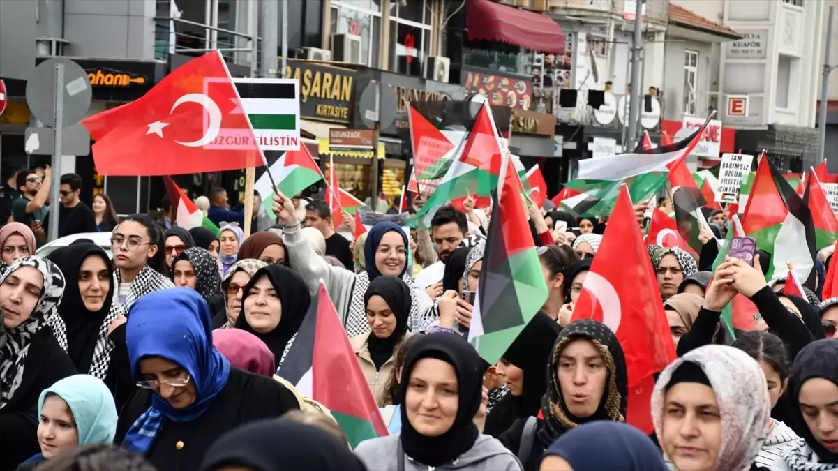 duzcede gazze icin yuruyus duzenlendi XmIueLkd