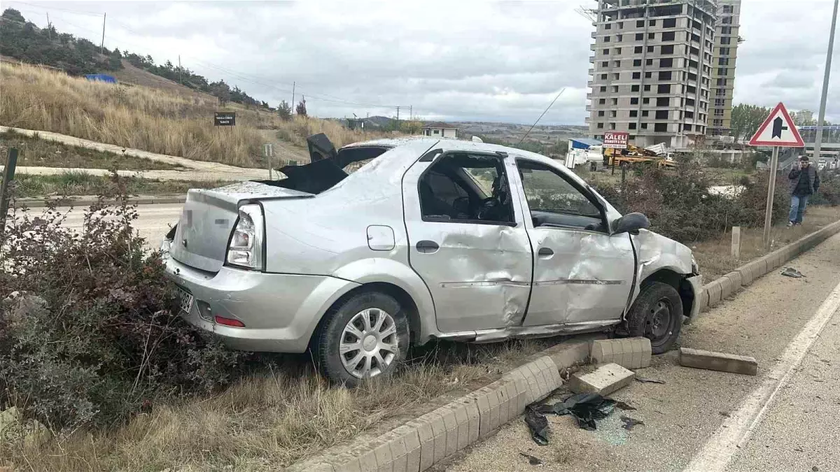 kastamonuda takla atan otomobilde 2 yarali Jqe8XExB.jpg