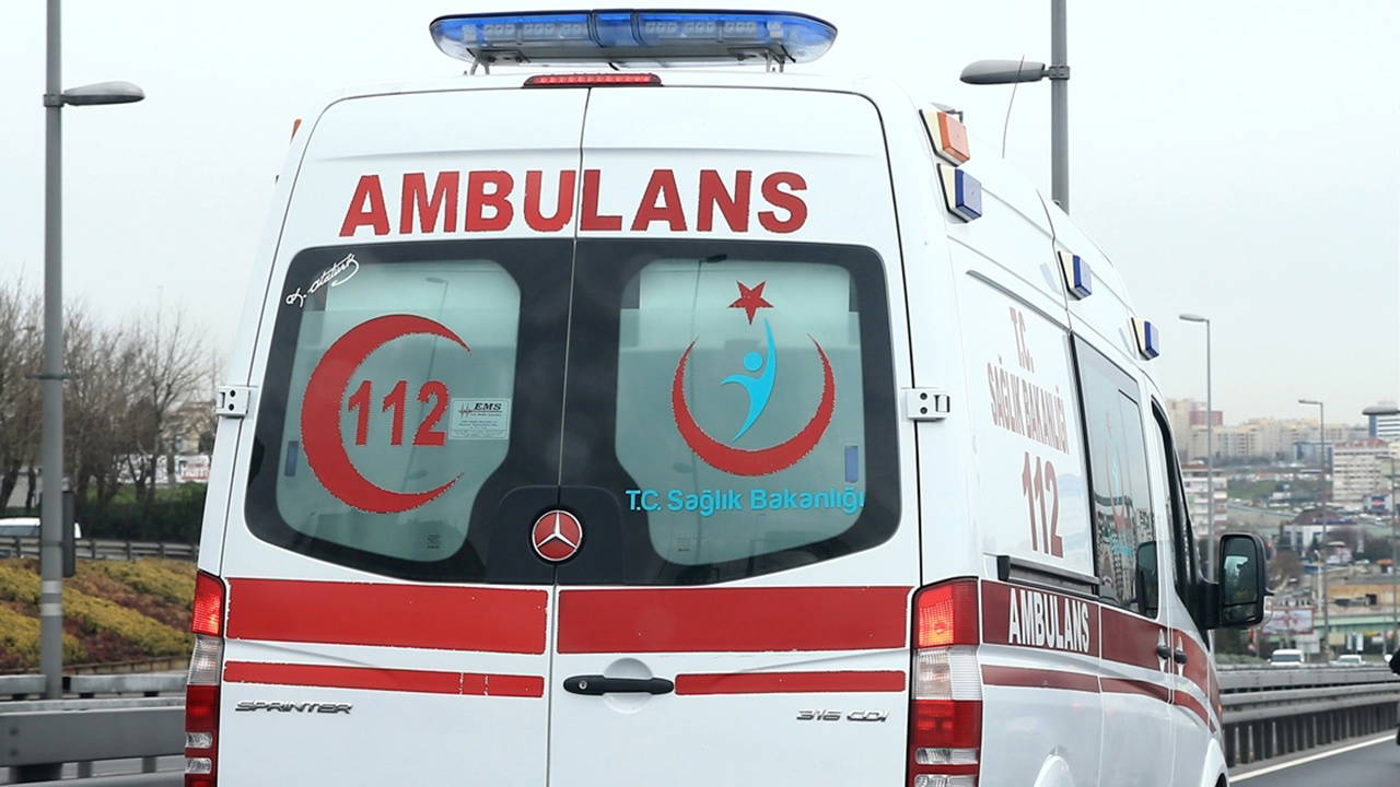 samsunda ambulans ile carpisan motosikletin surucusu oldu c7wmgpcT.jpg