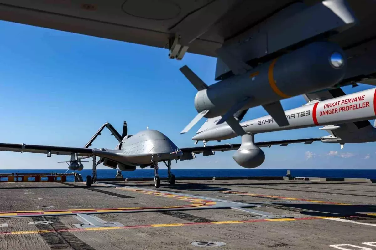 turkiyenin ilk siha gemisi tcg anadolu denizkurdu tatbikatinda hedefleri vurdu qjpyRVWU