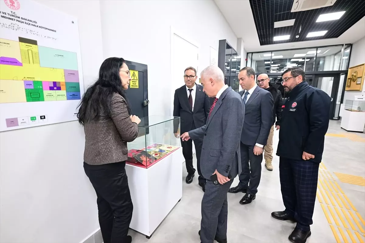 vali ugur turandan halk kutuphanesine ziyaret z1wiKD9X