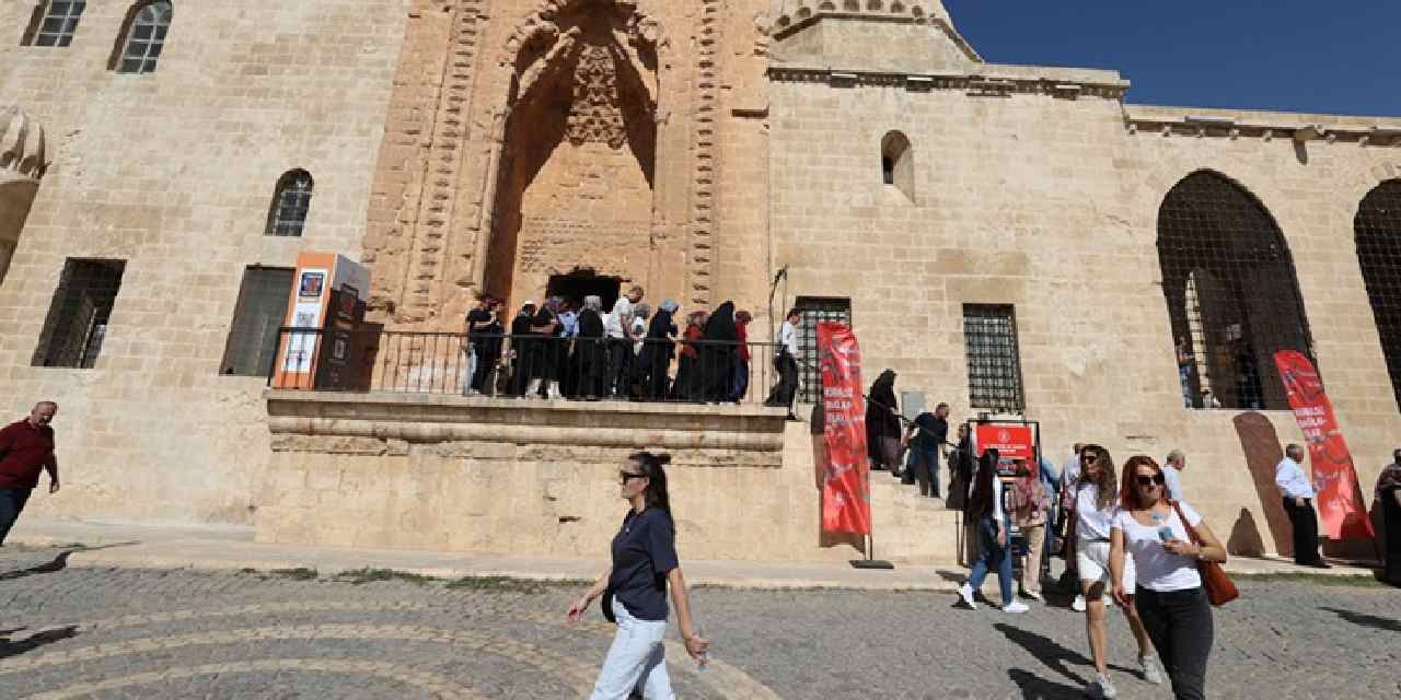 500 bin kisi mardine akin etti 2pWSyAYg.jpg