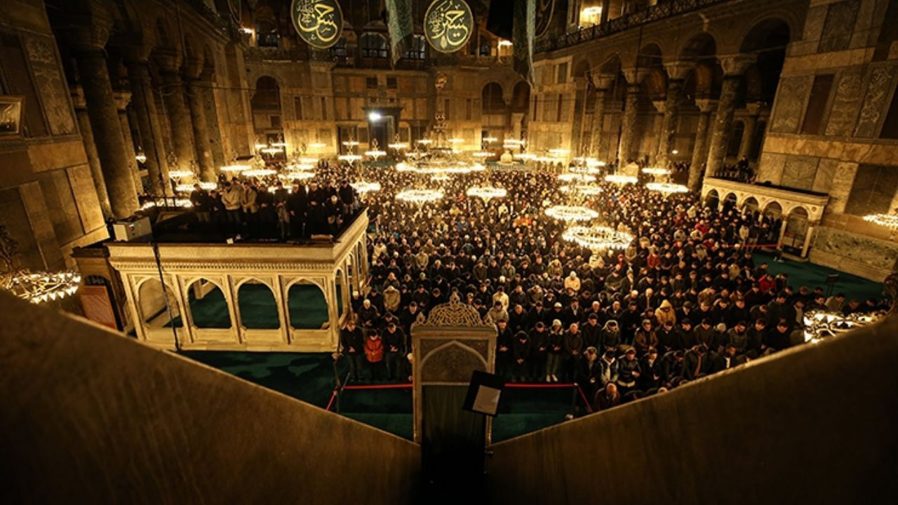 uc aylar ne zaman basliyor regaib kandili tarihi wPPt3GKz.jpg