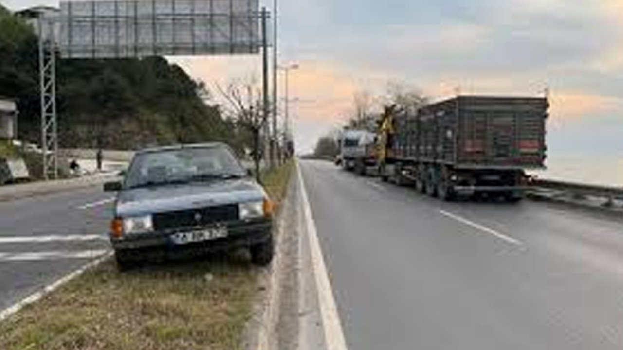 Zonguldak Alaplı’da Tır ile Otomobil Çarpıştı: Araç Ters Dönerek Refüje Sıçradı