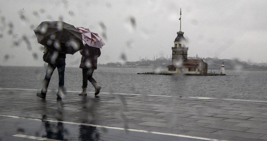 İstanbul’da Güneşli Günler Kısa Süreli: AKOM’dan Hava Durumu Uyarısı